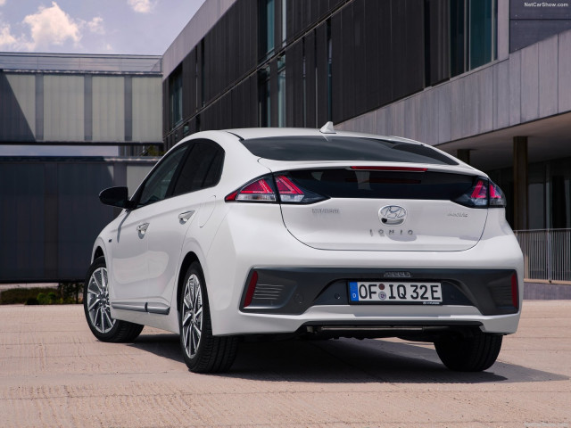 Hyundai Ioniq фото