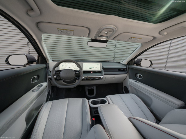 Hyundai Ioniq фото
