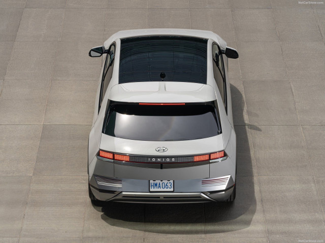 Hyundai Ioniq фото