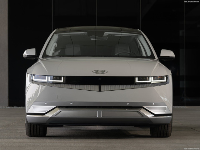 Hyundai Ioniq фото