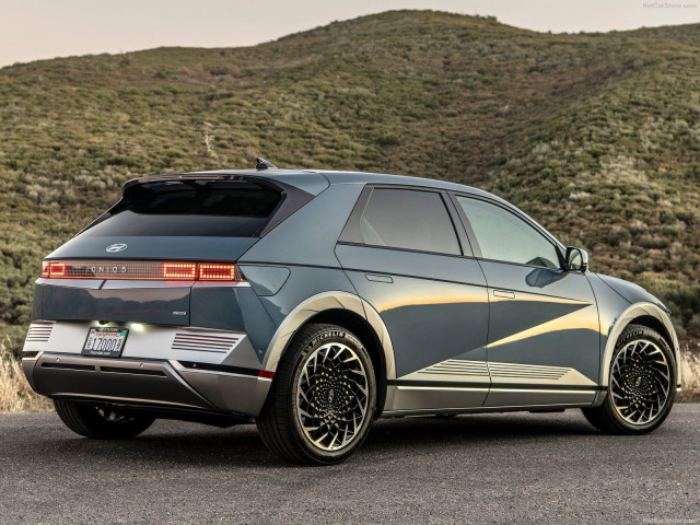 Hyundai Ioniq фото