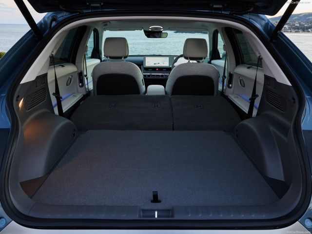 Hyundai Ioniq фото