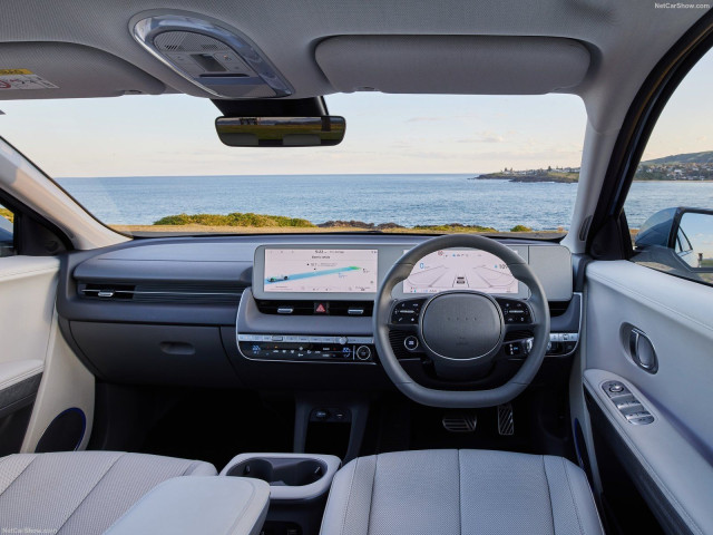 Hyundai Ioniq фото