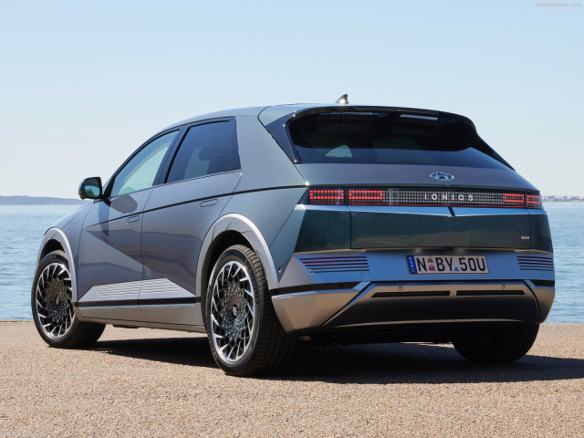 Hyundai Ioniq фото