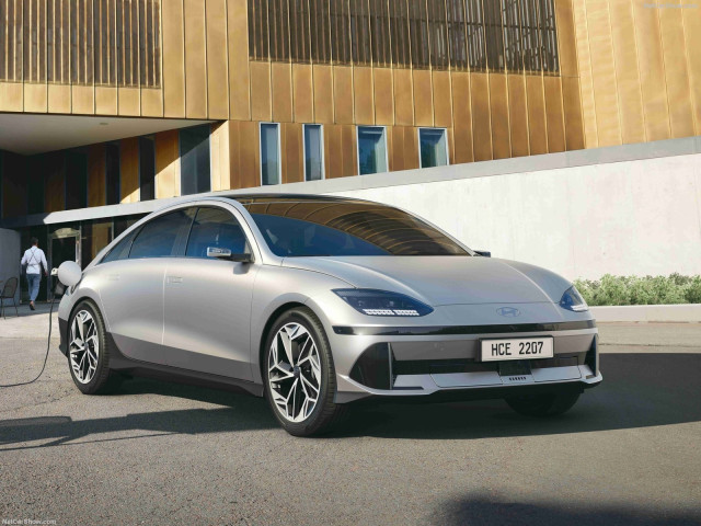 Hyundai Ioniq фото