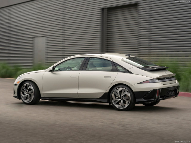 Hyundai Ioniq фото