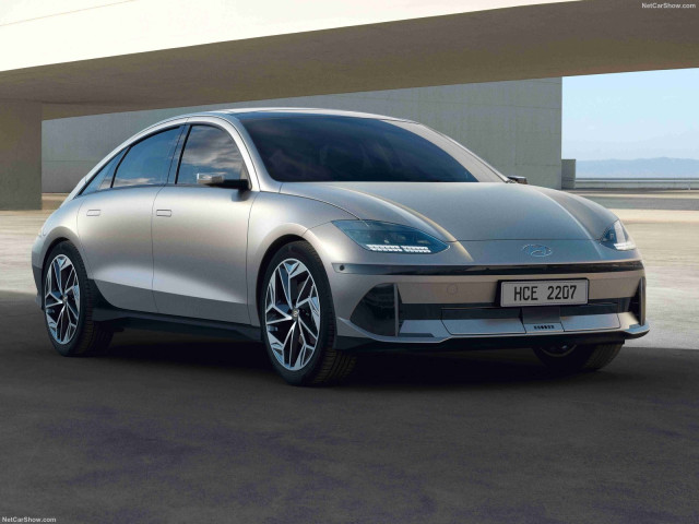 Hyundai Ioniq фото