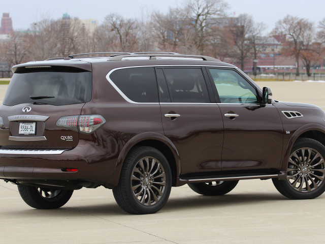 Infiniti QX80 фото