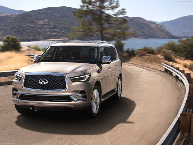 Infiniti QX80 фото