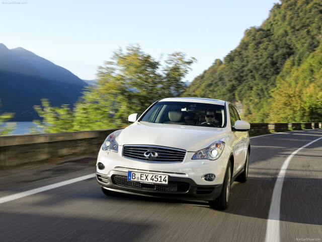 Infiniti EX фото