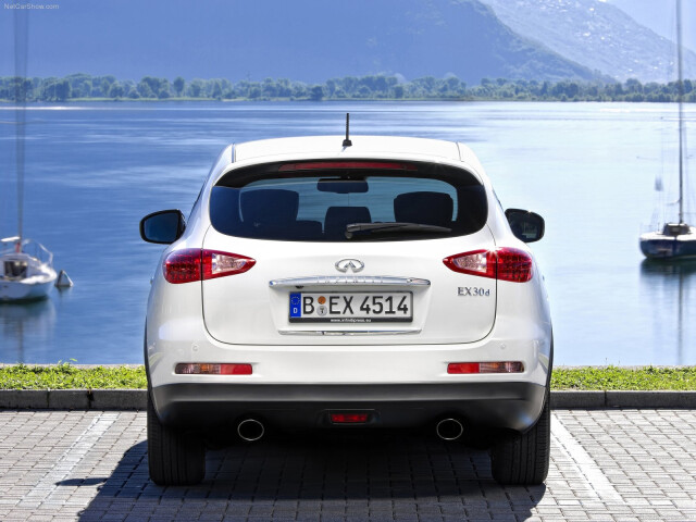 Infiniti EX фото