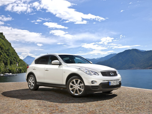 Infiniti EX30d фото