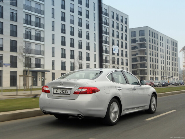 Infiniti M фото