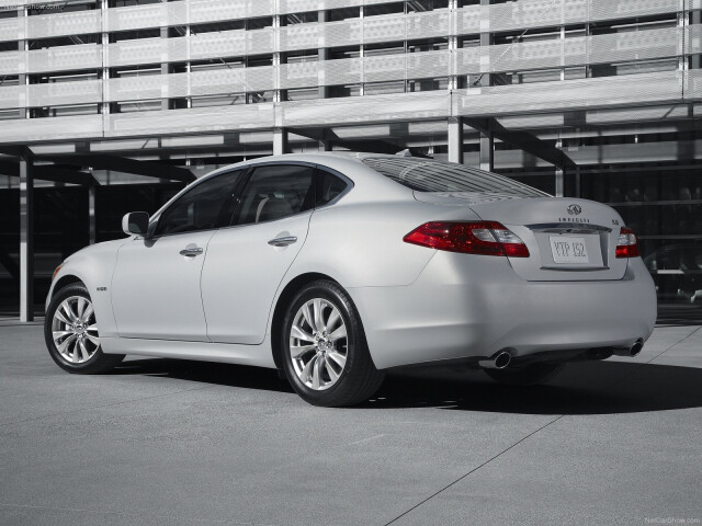Infiniti M фото