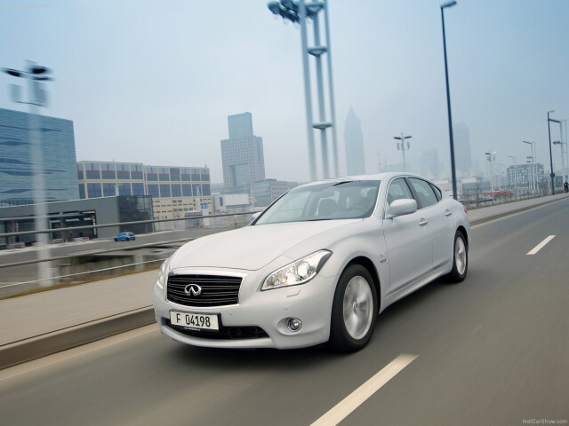 Infiniti M фото
