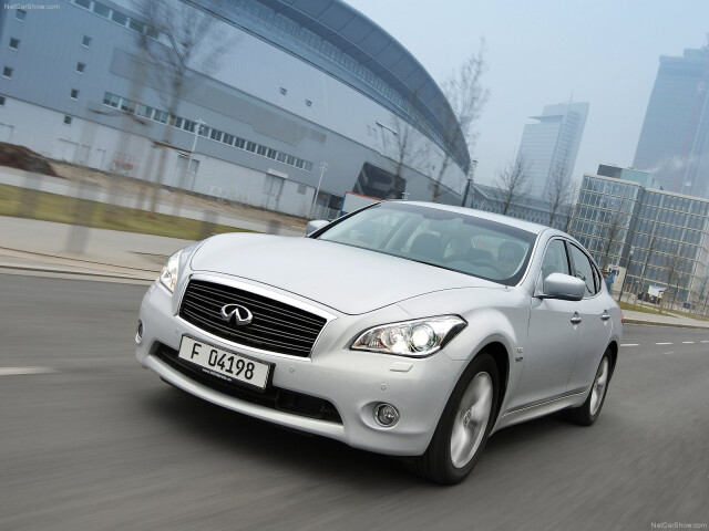 Infiniti M фото