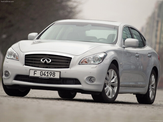 Infiniti M фото