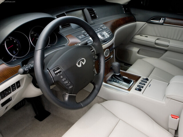 Infiniti M фото