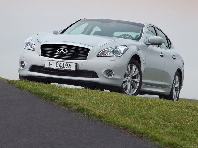 Infiniti M35h фото