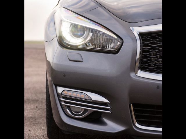 Infiniti Q70 фото