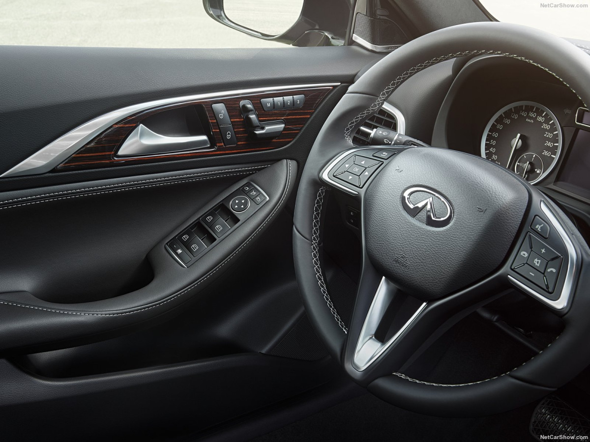 Infiniti Q30 фото 165518