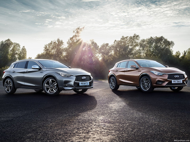 Infiniti Q30 фото