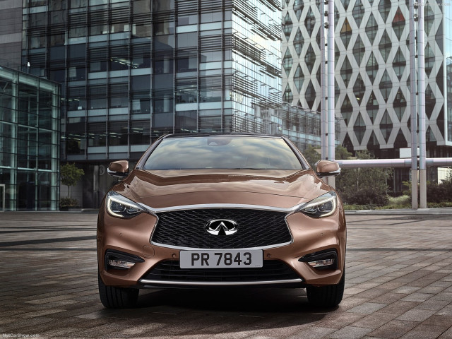 Infiniti Q30 фото