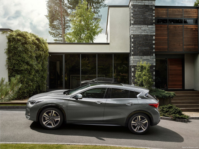 Infiniti Q30 фото