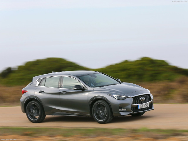 Infiniti Q30 фото