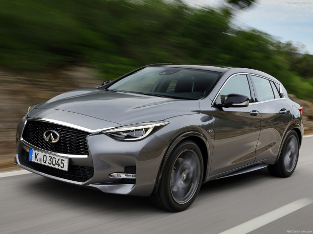 Infiniti Q30 фото