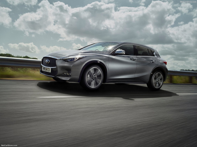 Infiniti Q30 фото