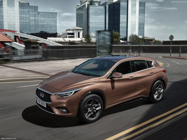 Infiniti Q30 фото