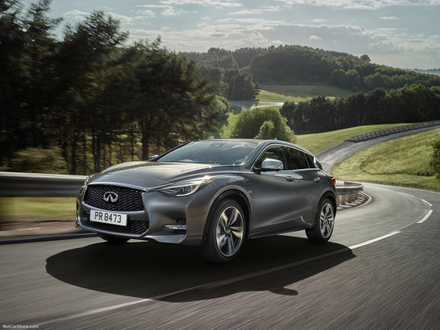 Infiniti Q30 фото