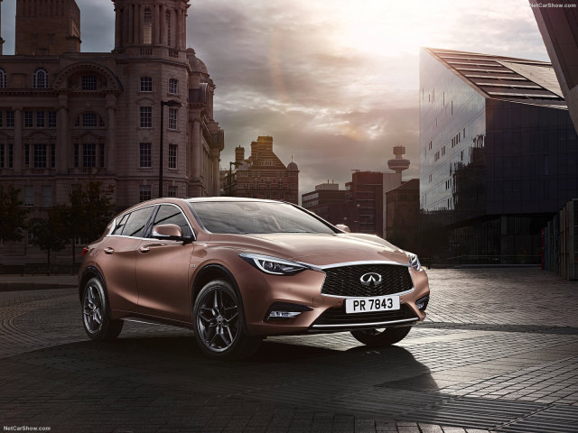 Infiniti Q30 фото