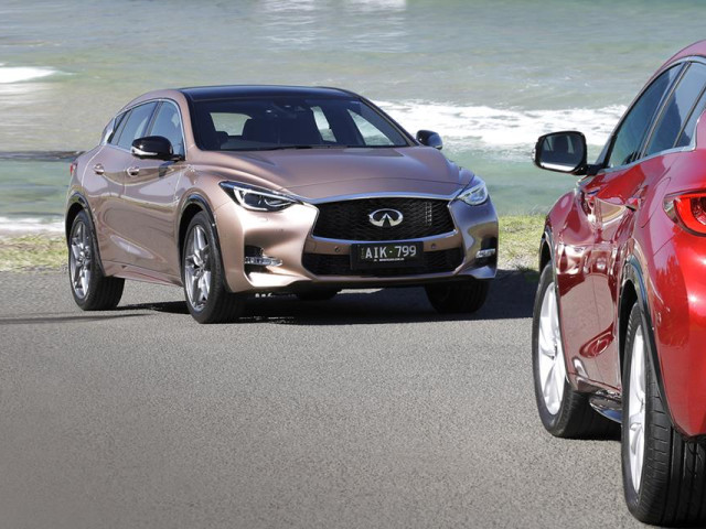 Infiniti Q30 фото