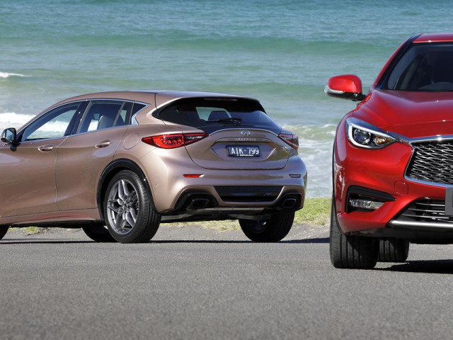 Infiniti Q30 фото