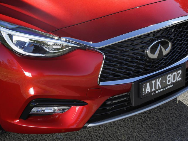 Infiniti Q30 фото