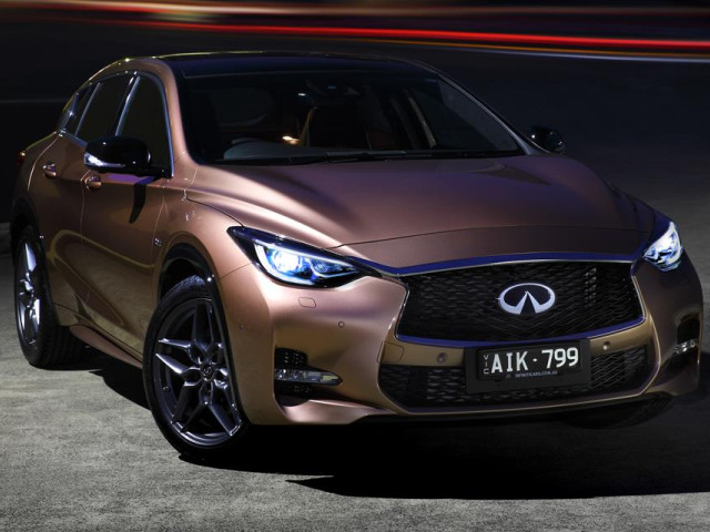 Infiniti Q30 фото