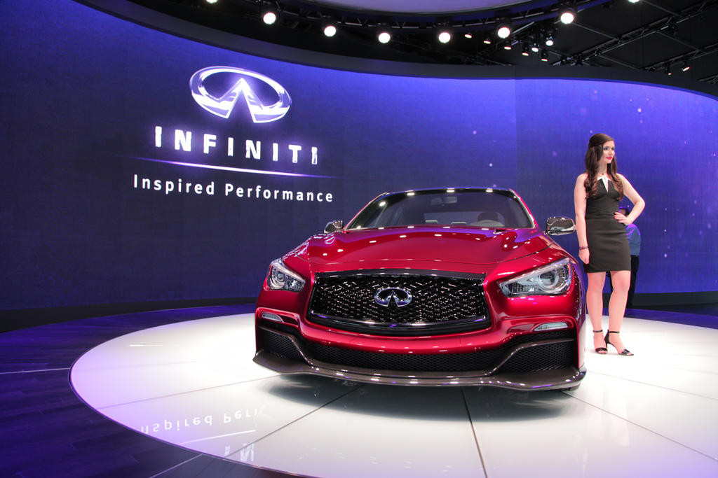 Infiniti Q50 Eau Rouge фото 125121