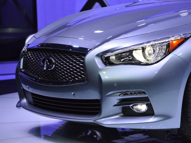 Infiniti Q50 фото