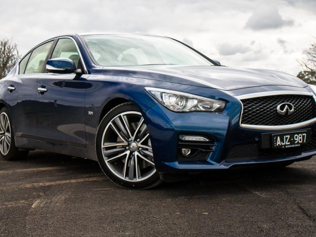 Infiniti Q50 фото