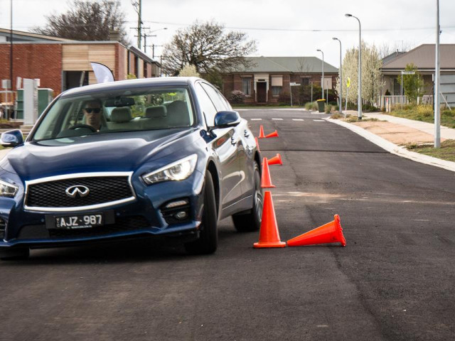 Infiniti Q50 фото