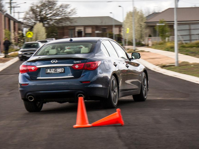 Infiniti Q50 фото