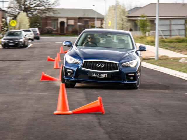 Infiniti Q50 фото