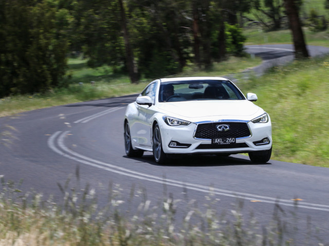 Infiniti Q60 фото