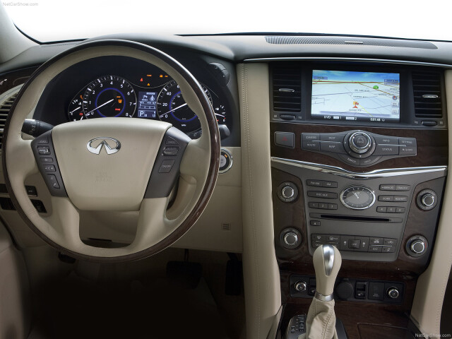 Infiniti QX56 фото