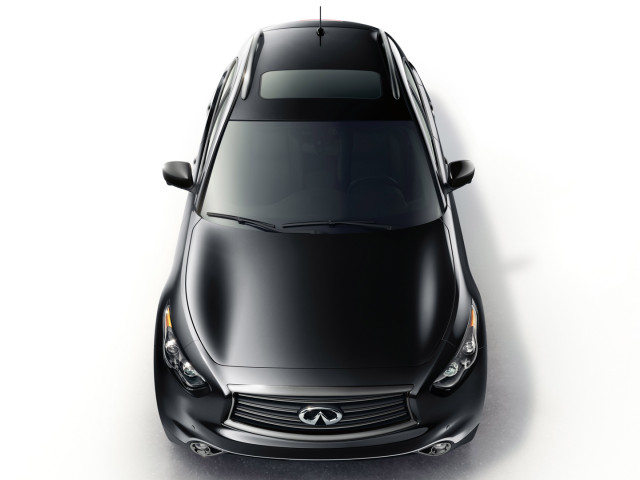 Infiniti QX70 фото