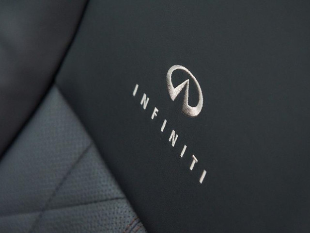 Infiniti QX70 фото