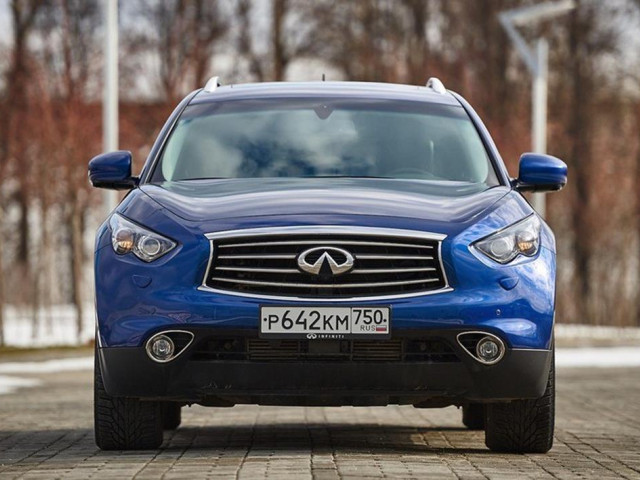 Infiniti QX70 фото