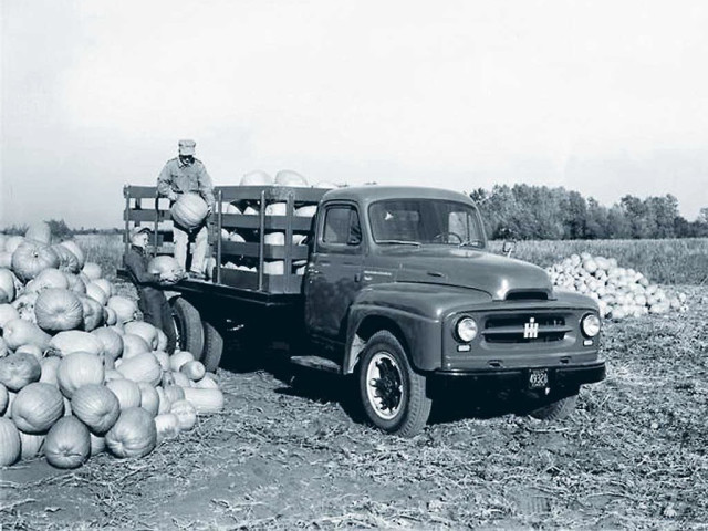 International Harvester R160 фото